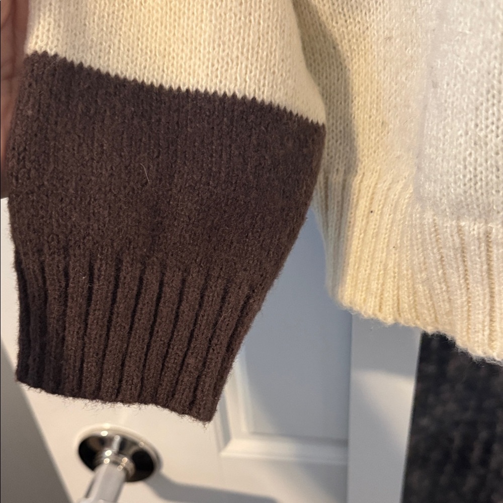 Easel Two-Tone Block Sweater in Brown and Cream - Picture 4 of 6